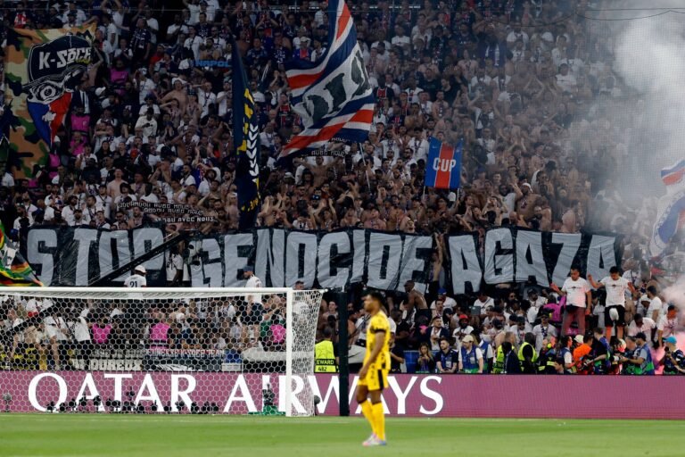 Supporters show solidarity with Gaza during European football match
